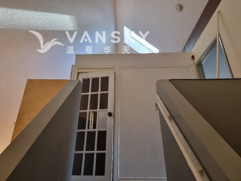 250226155505_8 3rd room.jpg